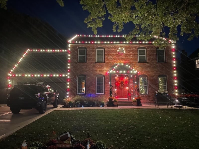 Cutting-Edge-Christmas-Light-Installation17